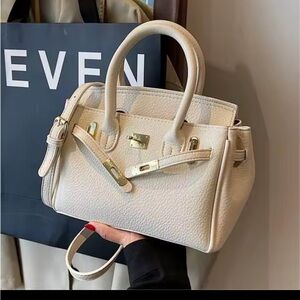 Elegant Stylish Cream Handbag (Large)